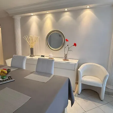 Avec Terrasse à 100m De La Cagnes-sur-Mer