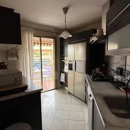 With Terrace 100m From The קאן סור מר